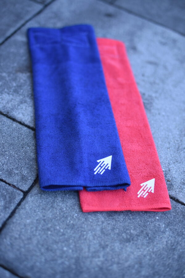 Speedy performance sports towel in red and blue